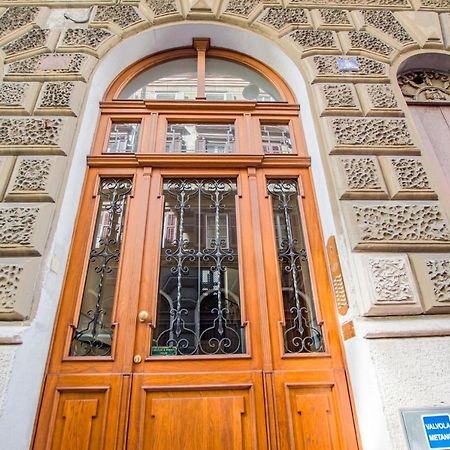 Casa Vacanze Al Teatro Trieste Bagian luar foto